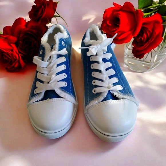 Shoes - Jean Casual Tenni - NWOT
